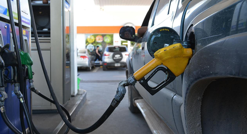 Analizan modificar la composición de las naftas para que sean mas amigables con el medioambiente